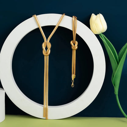 طقم قلادة وسوار من قطعتين على شكل سلسلة ثعبان - مجوهرات غوثية عتيقة من عام 2000
 !!