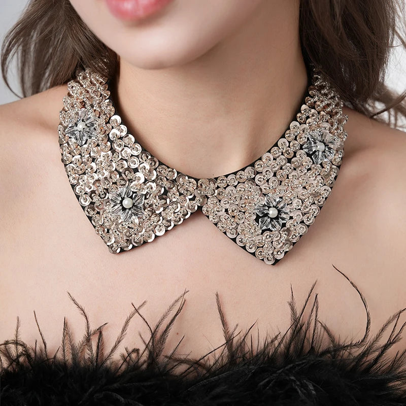 قلادة شريطية مزينة بالدانتيل ومزينة بخرز اللؤلؤ - مجوهرات زفاف أنيقة للنساء.